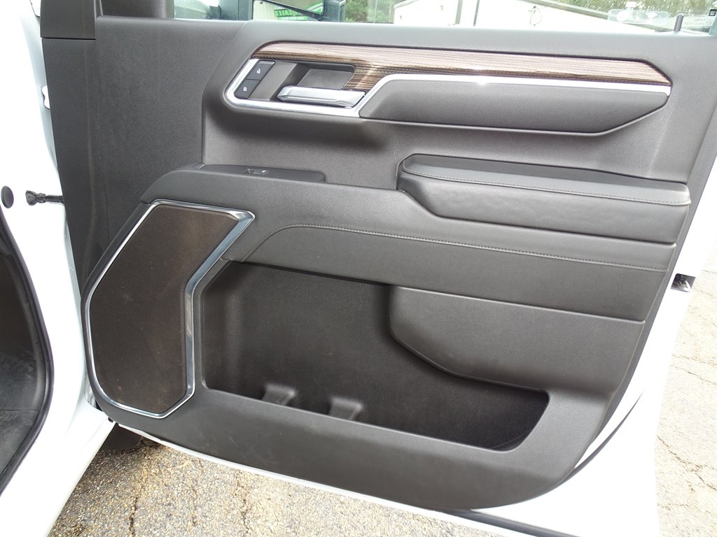 Chevrolet Silverado 3500HD 4WD Crew Cab 172" LT 2024