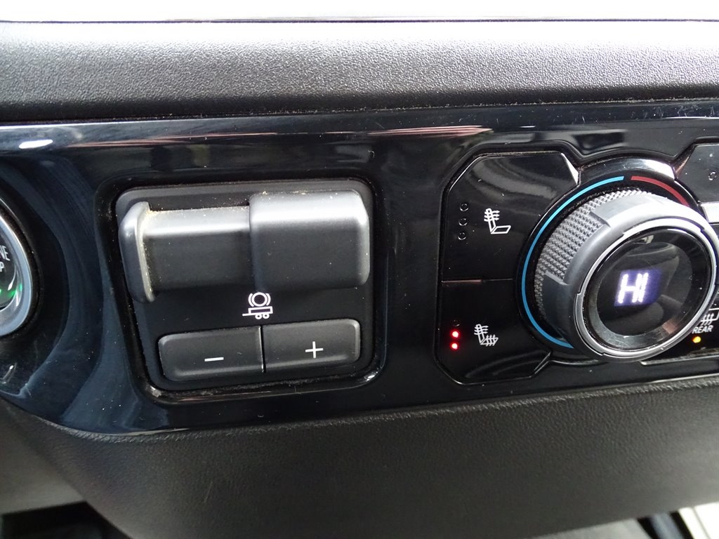 Chevrolet Silverado 3500HD 4WD Crew Cab 172" LT 2024