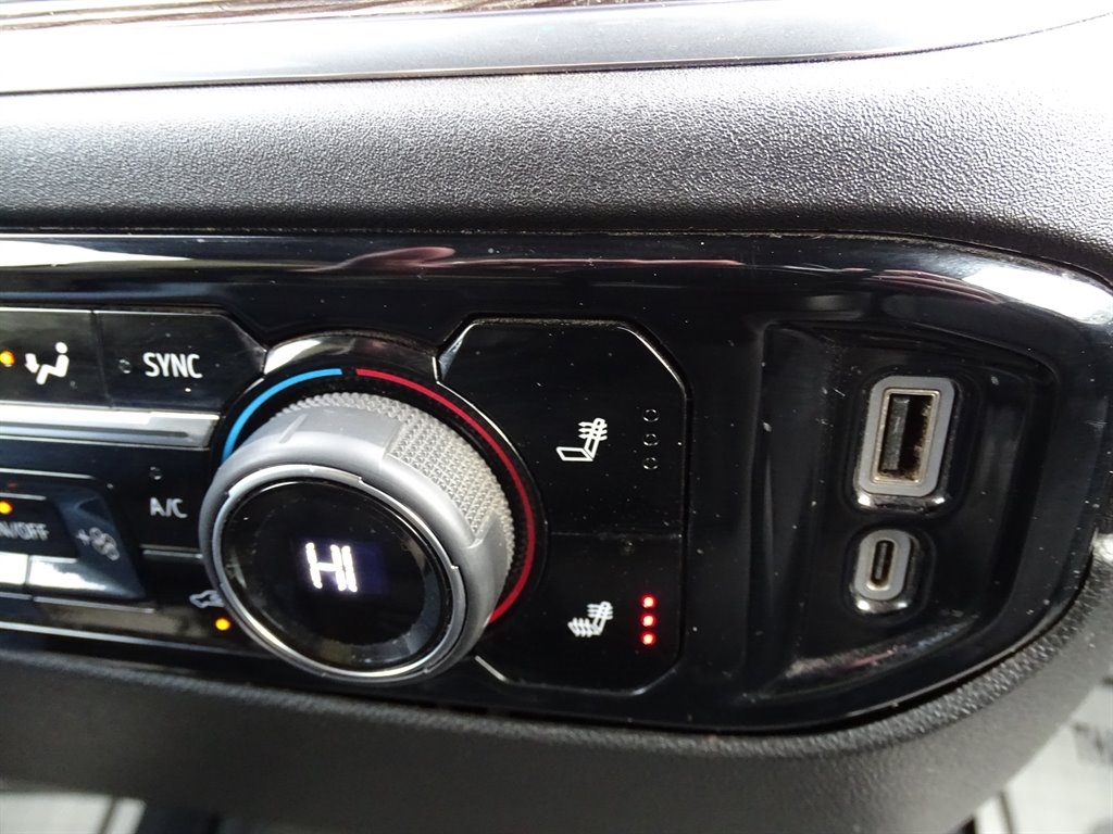 Chevrolet Silverado 3500HD 4WD Crew Cab 172" LT 2024