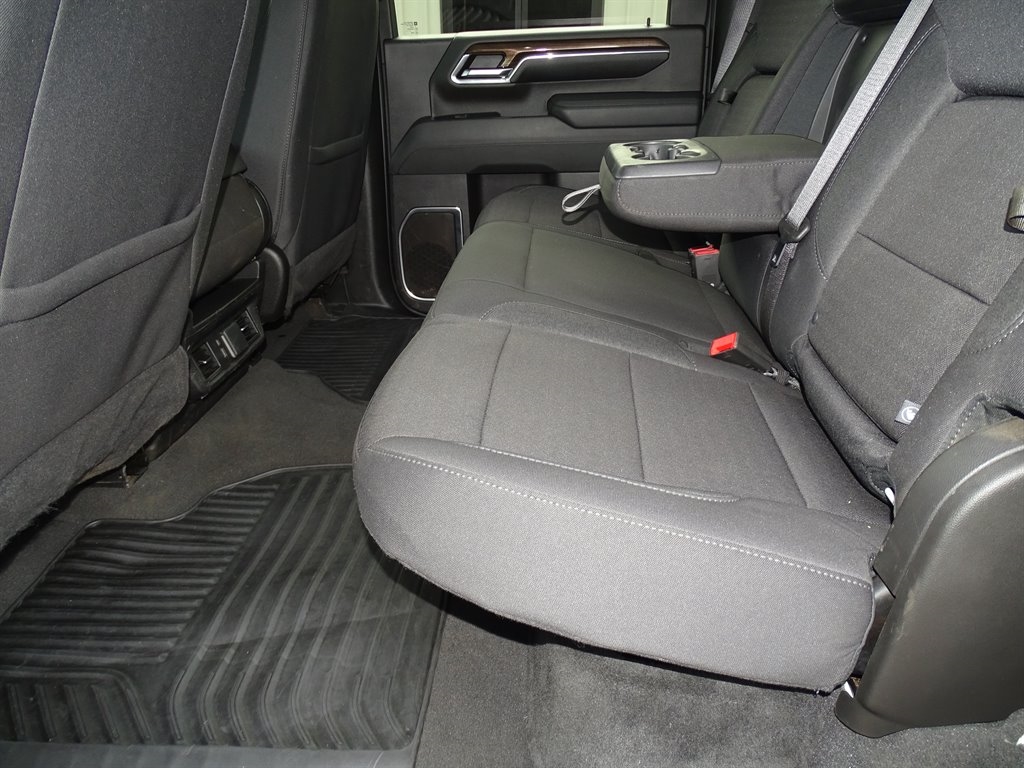 Chevrolet Silverado 3500HD 4WD Crew Cab 172" LT 2024