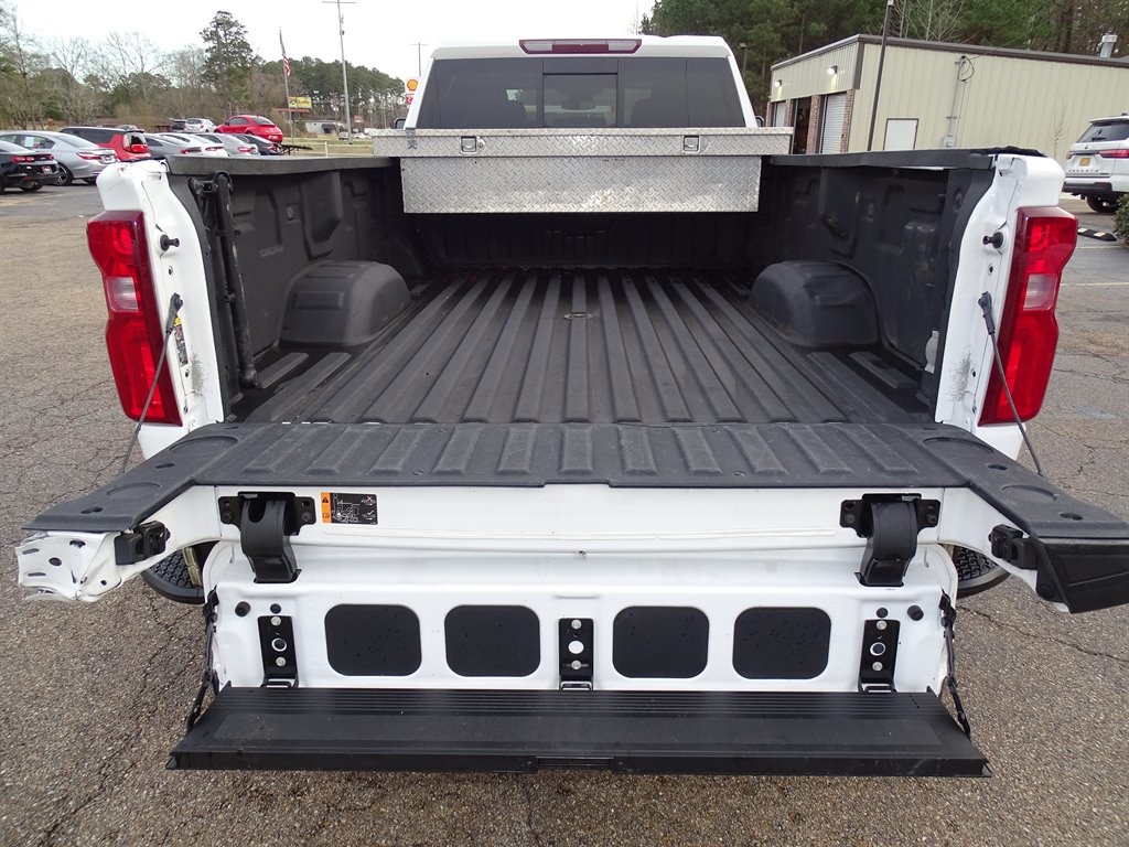 Chevrolet Silverado 3500HD 4WD Crew Cab 172" LT 2024