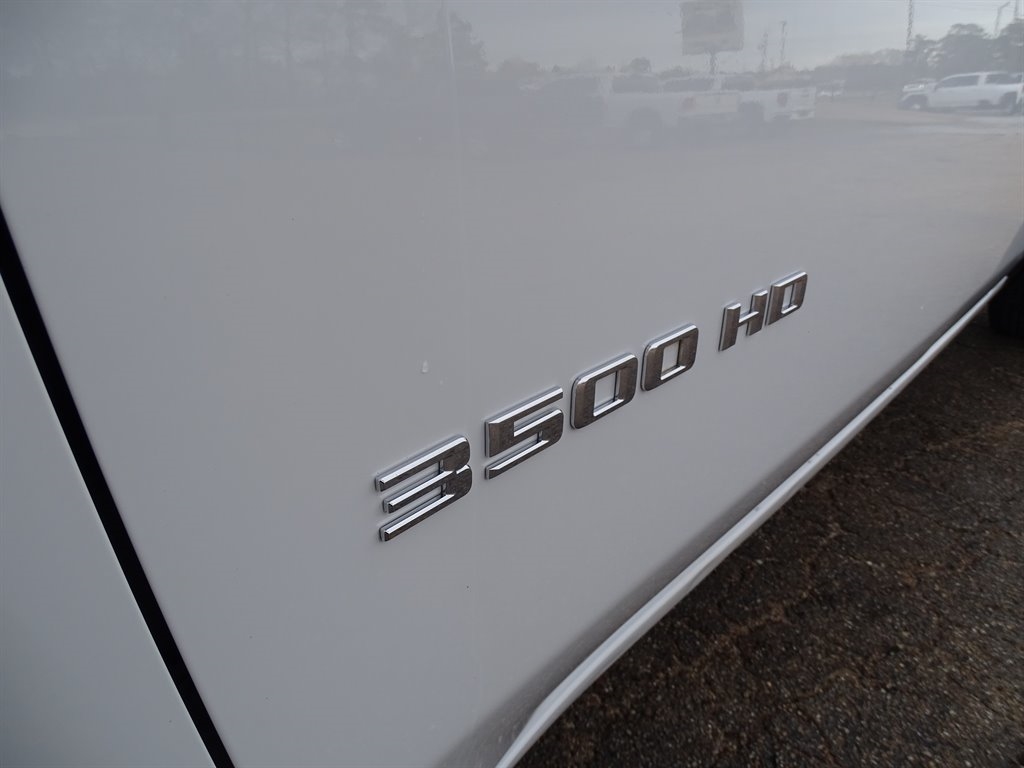 Chevrolet Silverado 3500HD 4WD Crew Cab 172" LT 2024