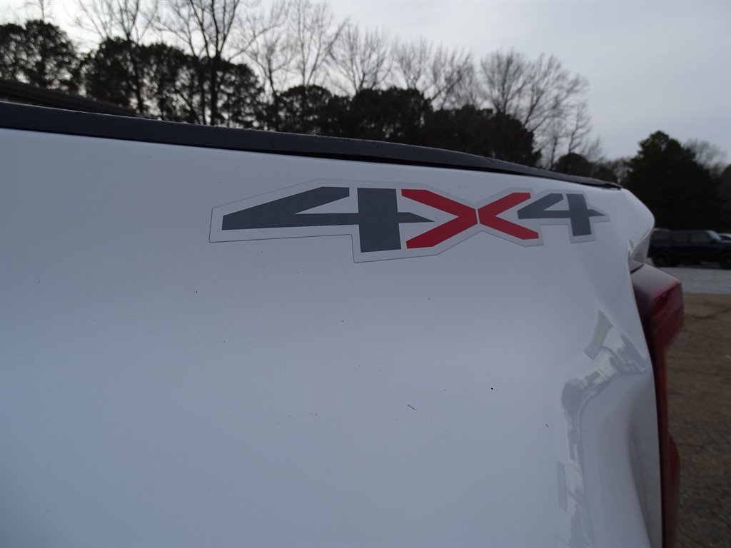 Chevrolet Silverado 3500HD 4WD Crew Cab 172" LT 2024