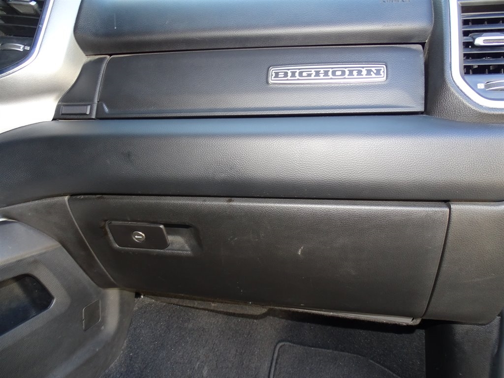 RAM 2500 Big Horn 4x4 Crew Cab 6'4" Box 2019