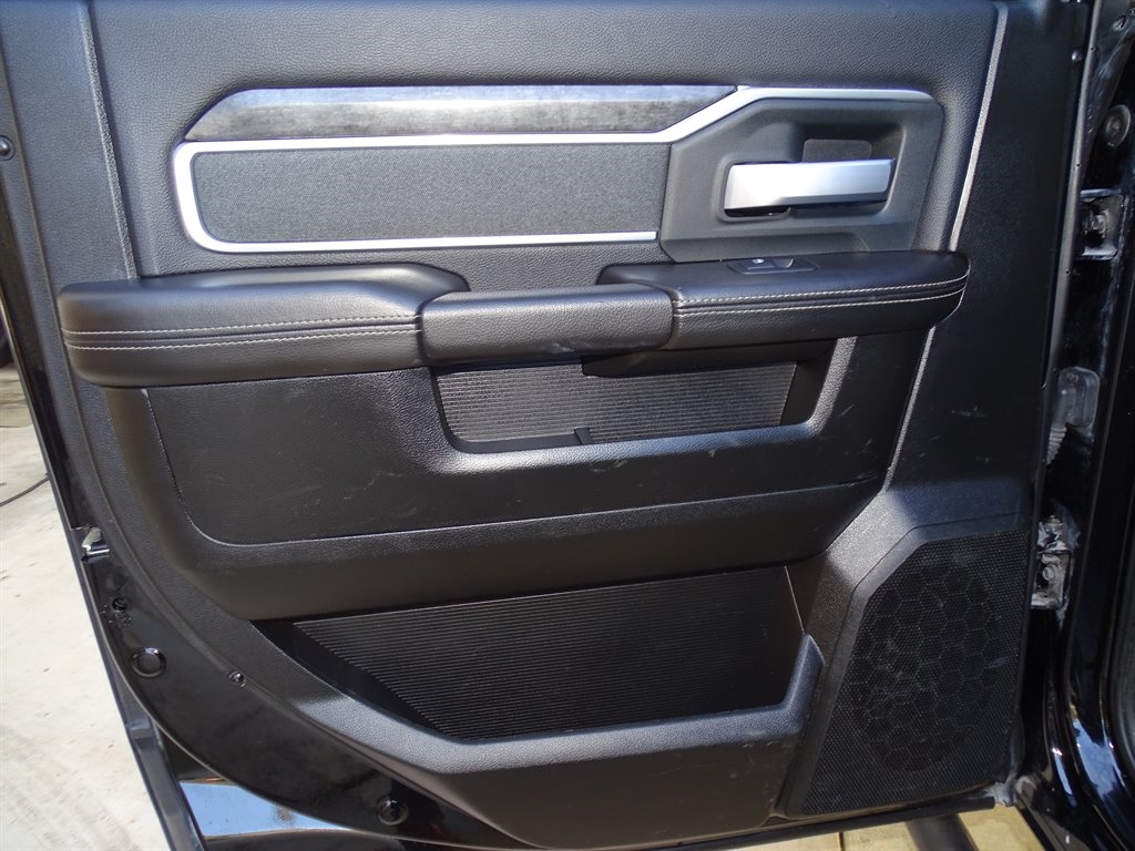 RAM 2500 Big Horn 4x4 Crew Cab 6'4" Box 2019