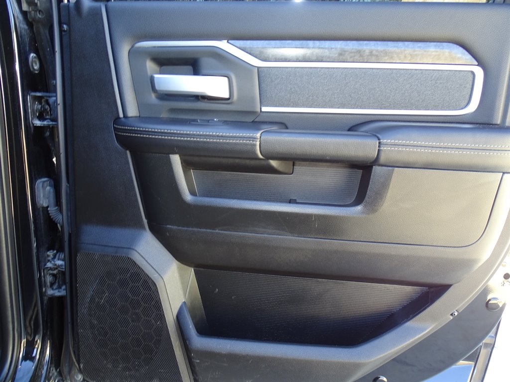 RAM 2500 Big Horn 4x4 Crew Cab 6'4" Box 2019