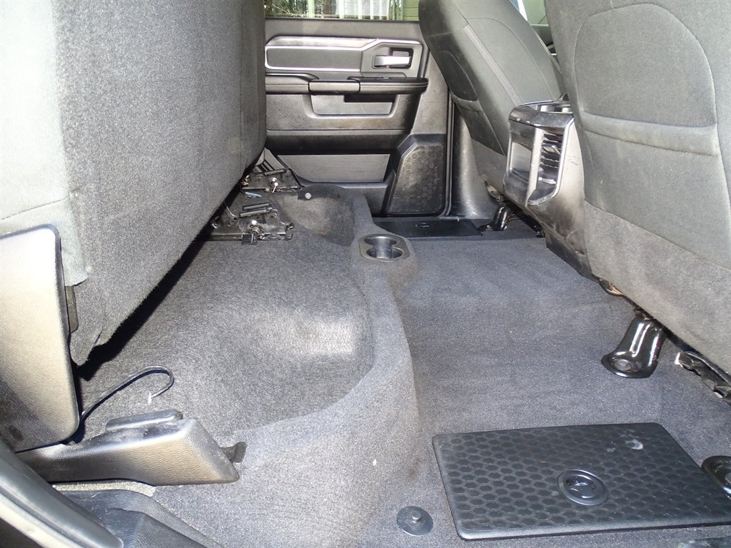 RAM 2500 Big Horn 4x4 Crew Cab 6'4" Box 2019