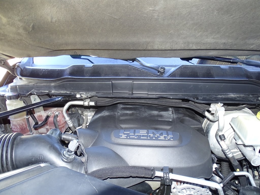 RAM 2500 Big Horn 4x4 Crew Cab 6'4" Box 2019