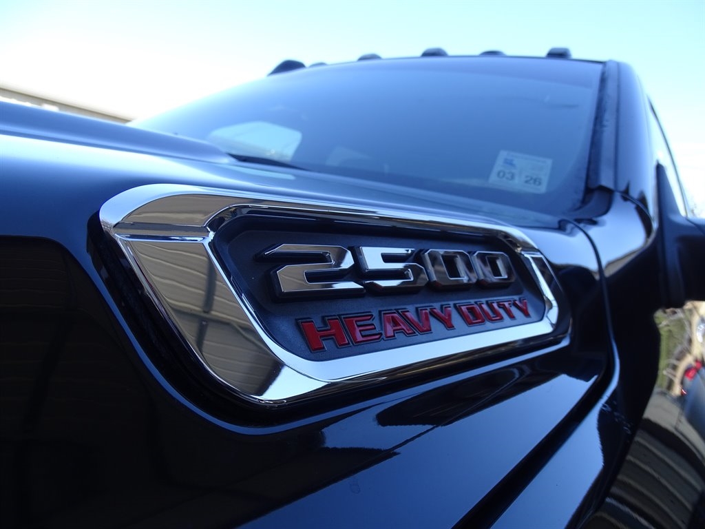 RAM 2500 Big Horn 4x4 Crew Cab 6'4" Box 2019