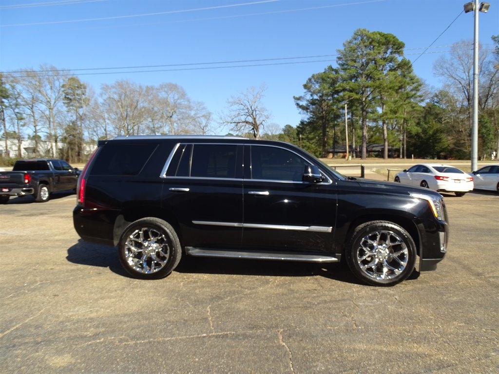 Cadillac Escalade 4WD 4dr Luxury 2018