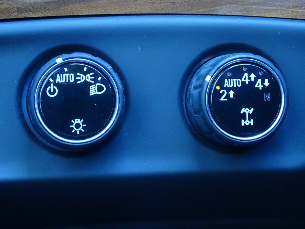 Cadillac Escalade 4WD 4dr Luxury 2018