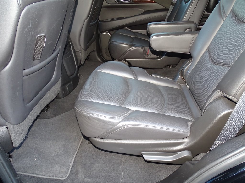 Cadillac Escalade 4WD 4dr Luxury 2018