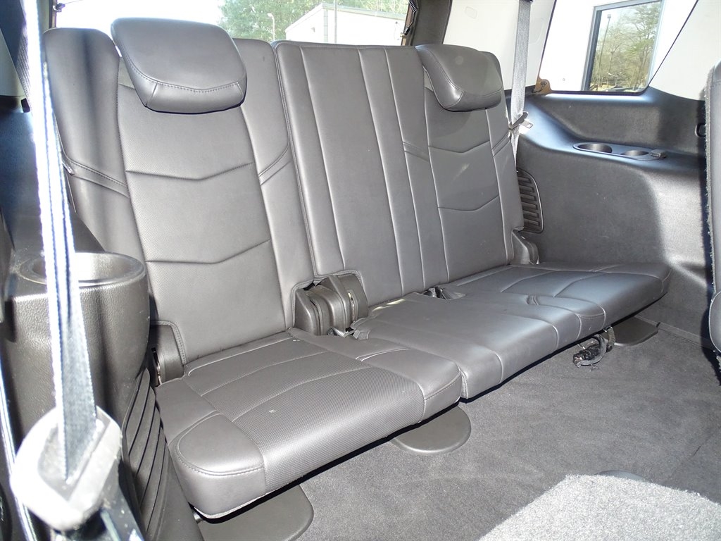 Cadillac Escalade 4WD 4dr Luxury 2018