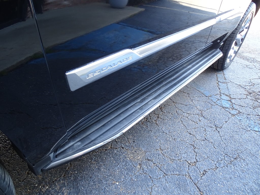 Cadillac Escalade 4WD 4dr Luxury 2018