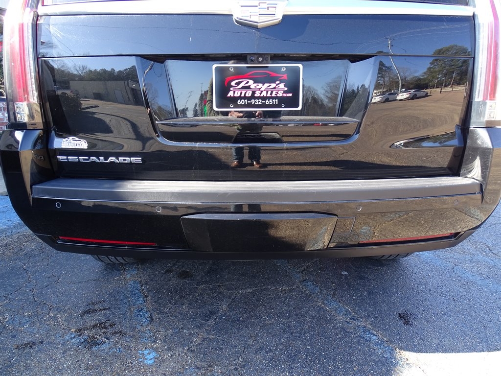 Cadillac Escalade 4WD 4dr Luxury 2018