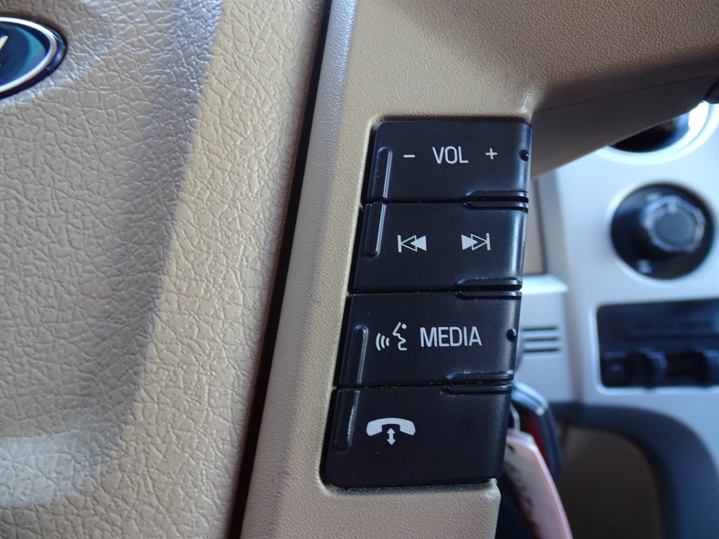 Ford F-150 2WD SuperCrew 145" Platinum 2014