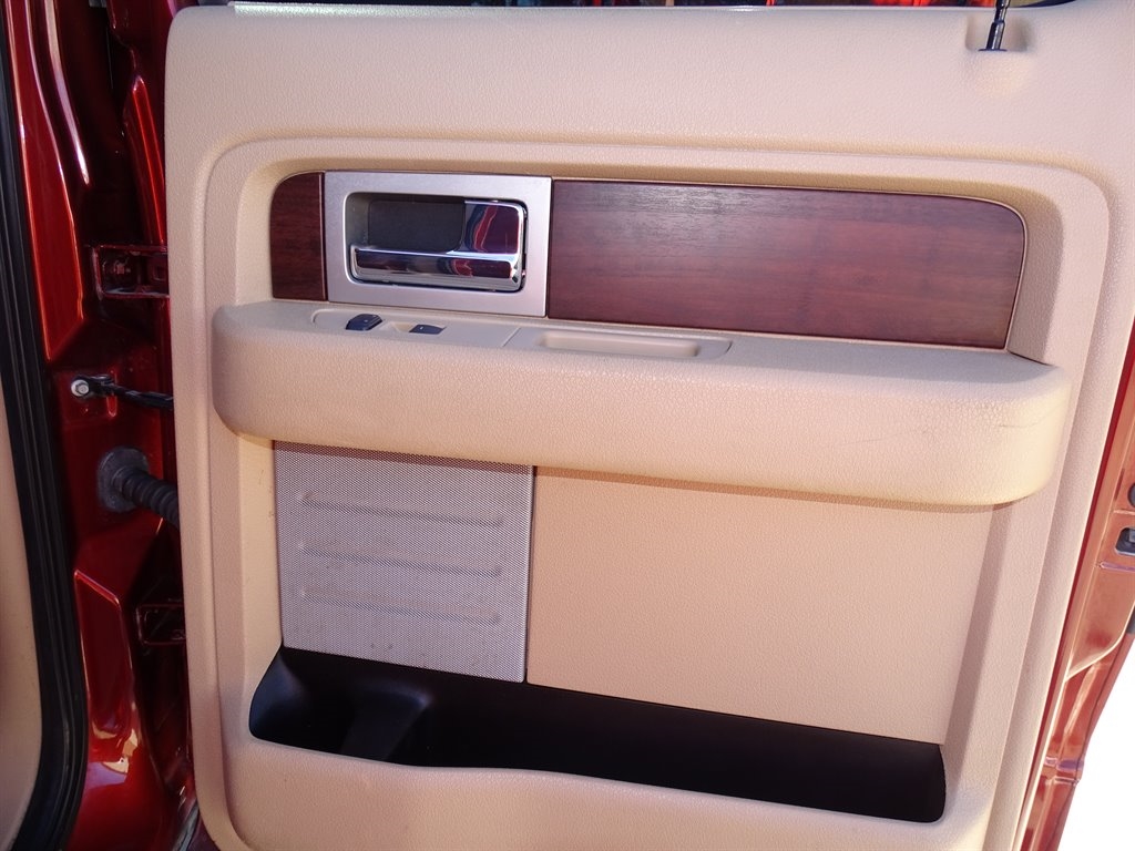 Ford F-150 2WD SuperCrew 145" Platinum 2014