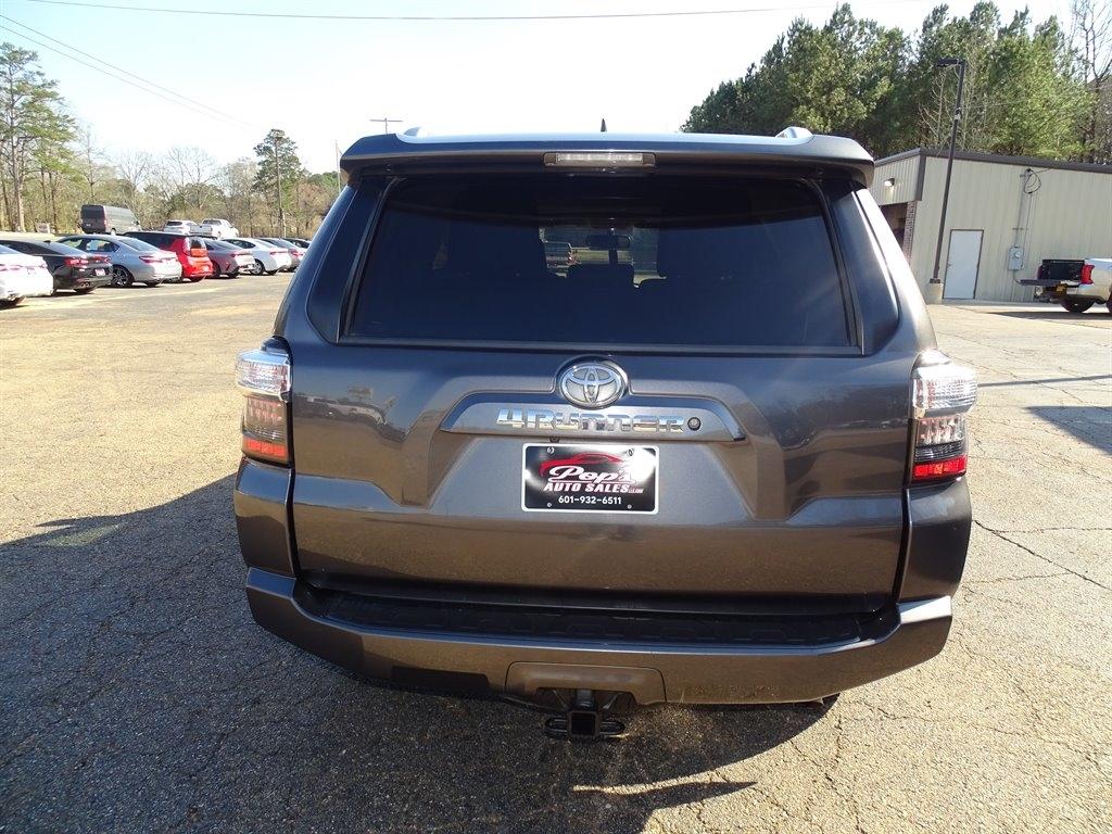 Toyota 4Runner SR5 2WD (Natl) 2018