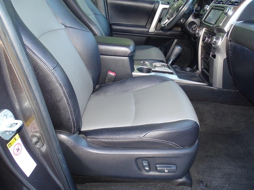 Toyota 4Runner SR5 2WD (Natl) 2018