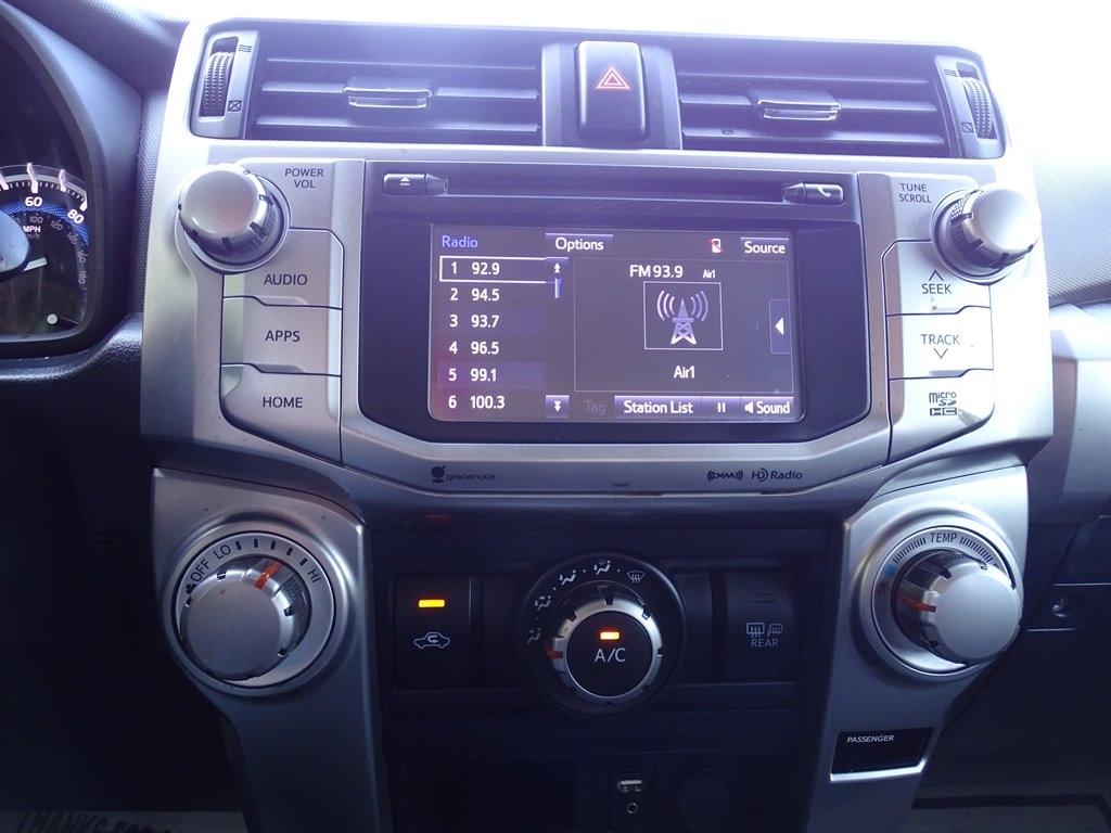 Toyota 4Runner SR5 2WD (Natl) 2018