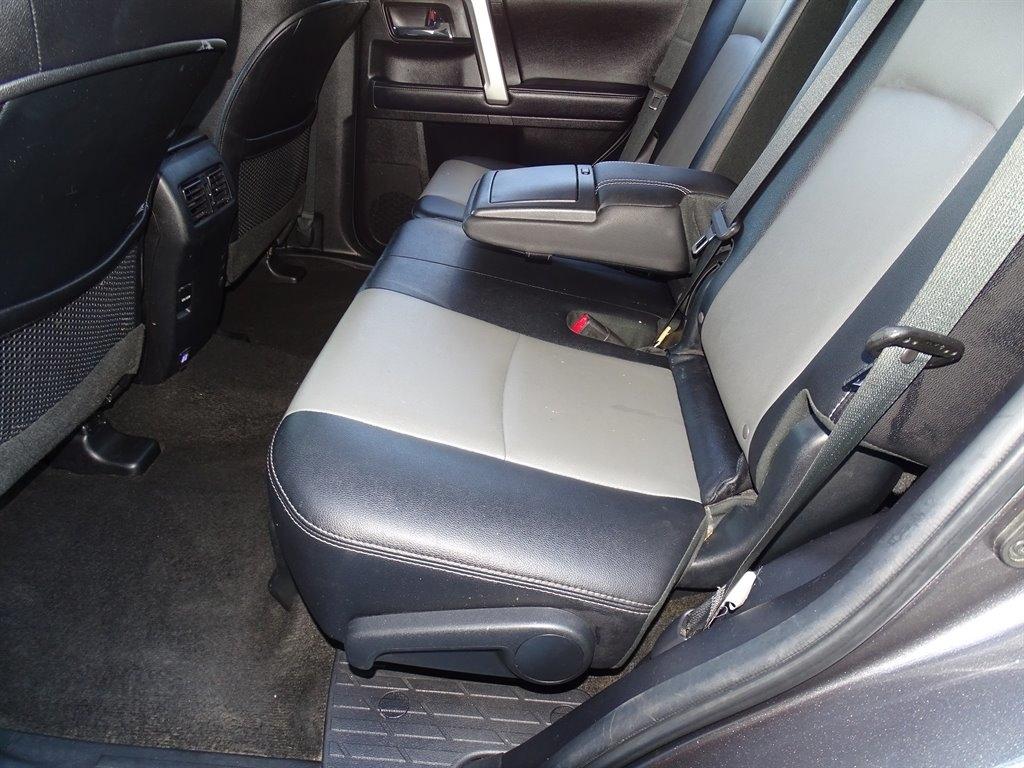 Toyota 4Runner SR5 2WD (Natl) 2018