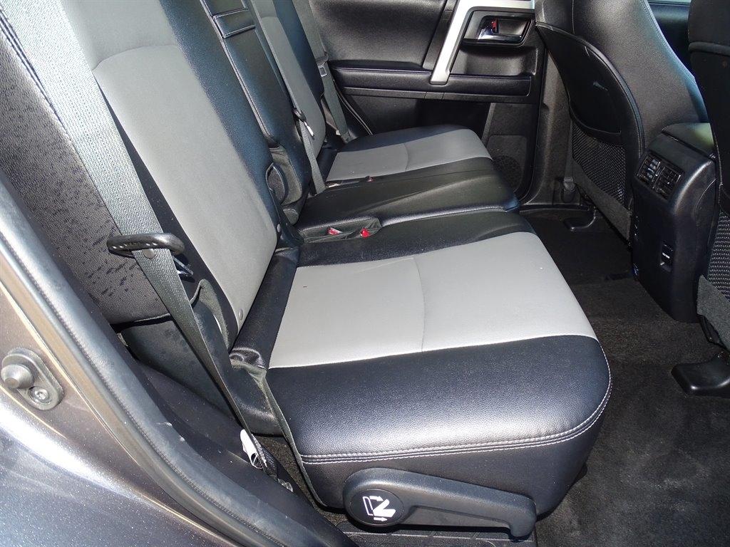 Toyota 4Runner SR5 2WD (Natl) 2018