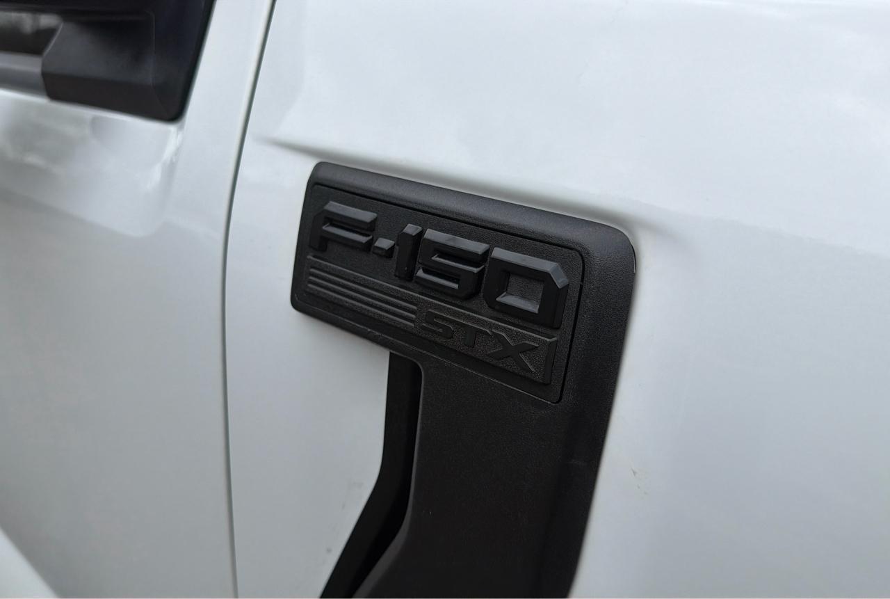 Ford F-150 4WD Supercab Flareside 145" STX 2023