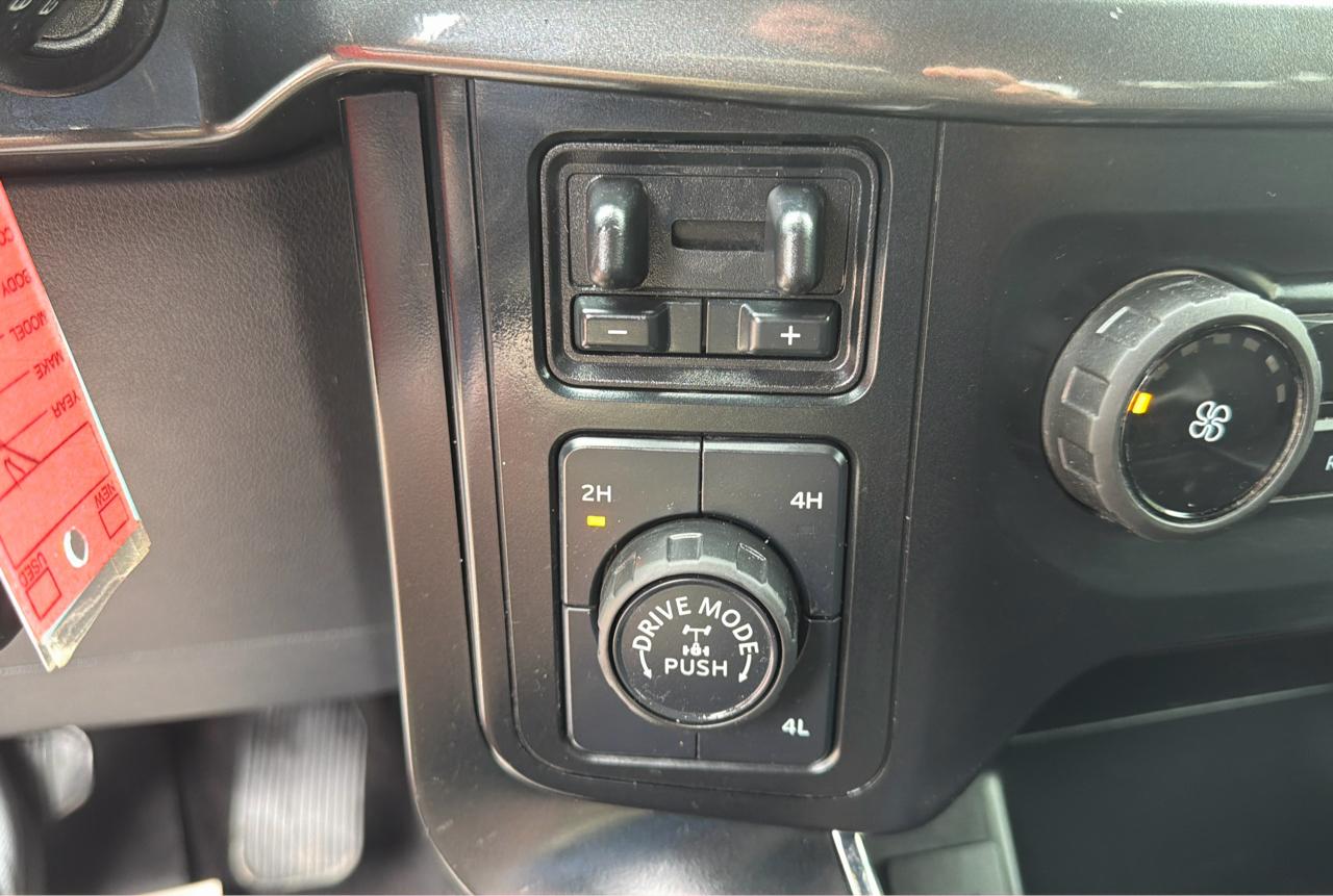 Ford F-150 4WD Supercab Flareside 145" STX 2023