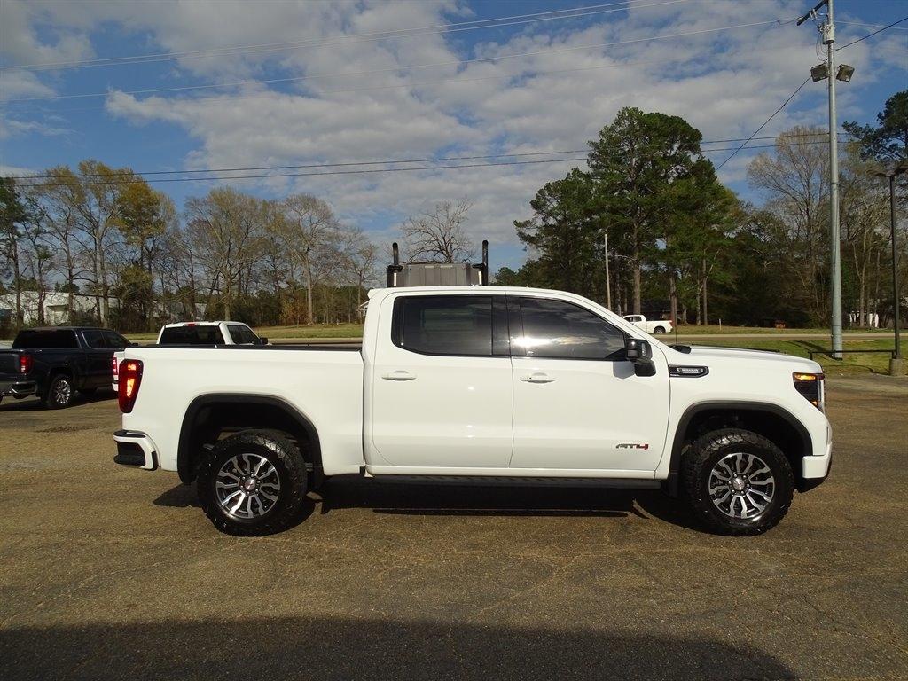 GMC Sierra 1500 4WD Crew Cab 147" AT4 2022