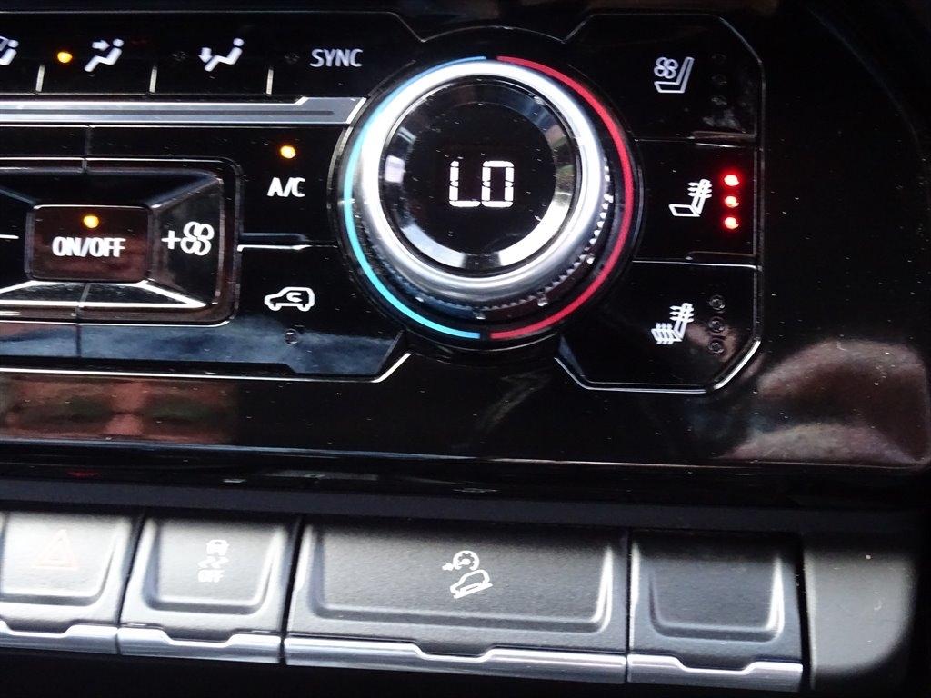 GMC Sierra 1500 4WD Crew Cab 147" AT4 2022