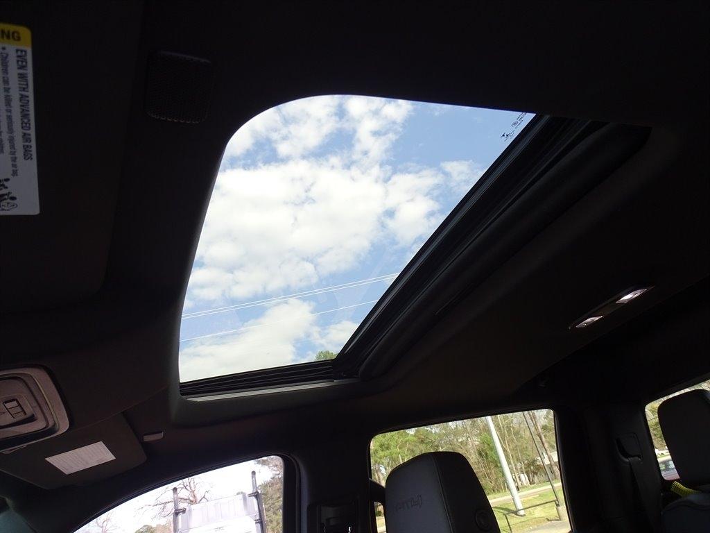 GMC Sierra 1500 4WD Crew Cab 147" AT4 2022