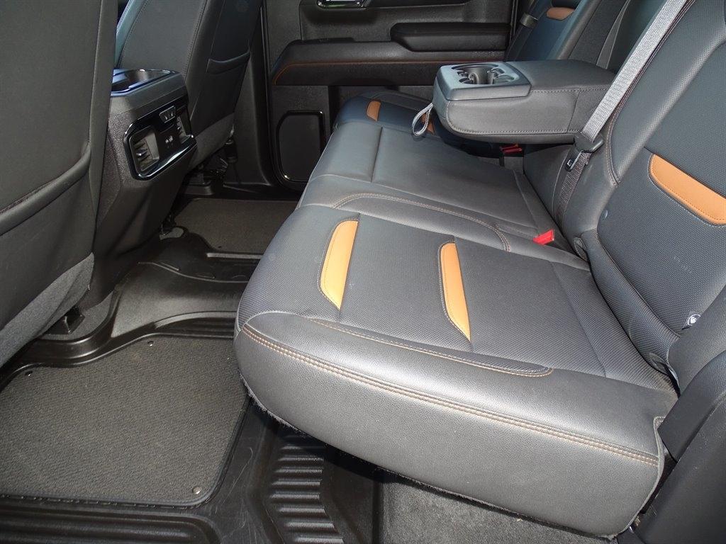 GMC Sierra 1500 4WD Crew Cab 147" AT4 2022