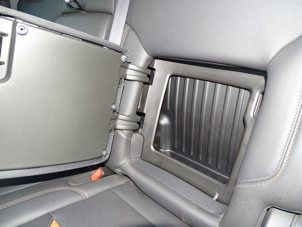 GMC Sierra 1500 4WD Crew Cab 147" AT4 2022