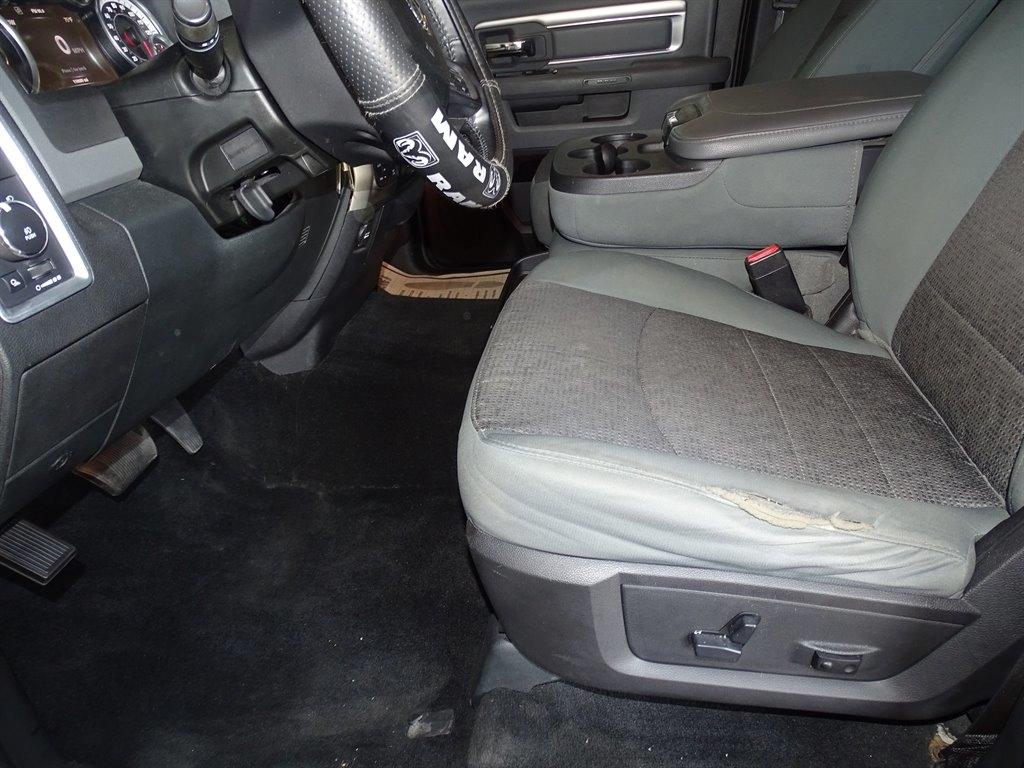 RAM 1500 4WD Crew Cab 149" Big Horn 2014