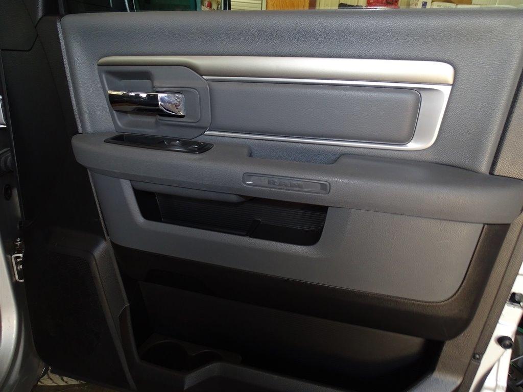 RAM 1500 4WD Crew Cab 149" Big Horn 2014