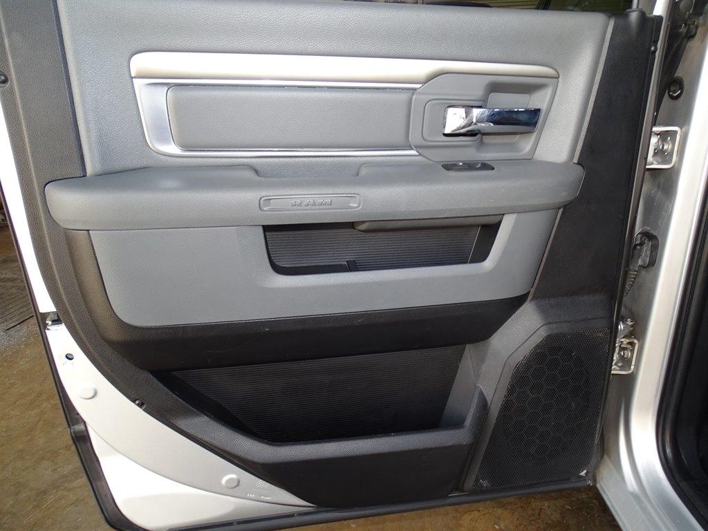 RAM 1500 4WD Crew Cab 149" Big Horn 2014