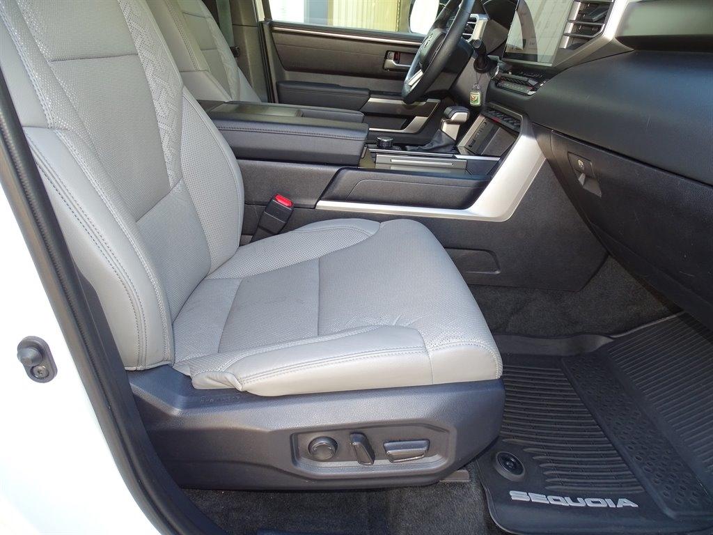 Toyota Sequoia Limited RWD (Natl) 2025