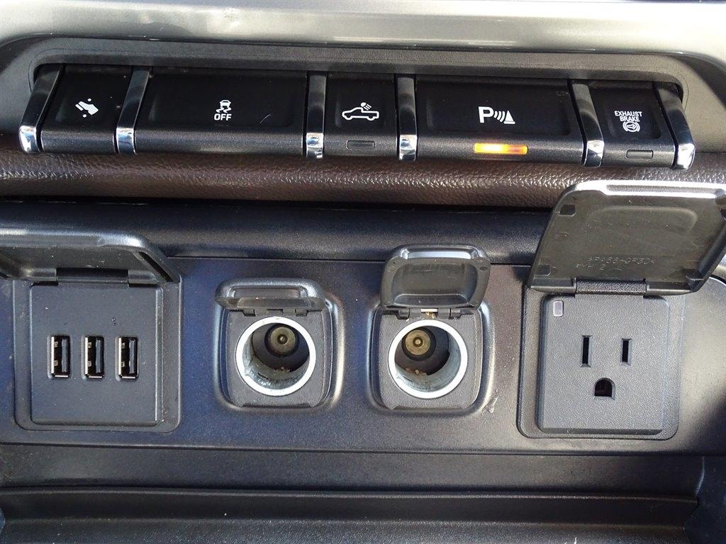 Chevrolet Silverado 3500HD 4WD Crew Cab 167.7" LTZ 2015