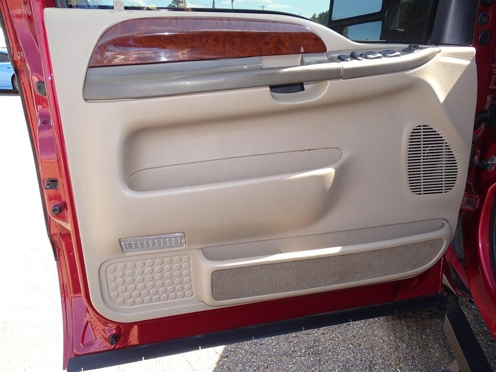 Ford Excursion 137" WB Limited 4WD 2000