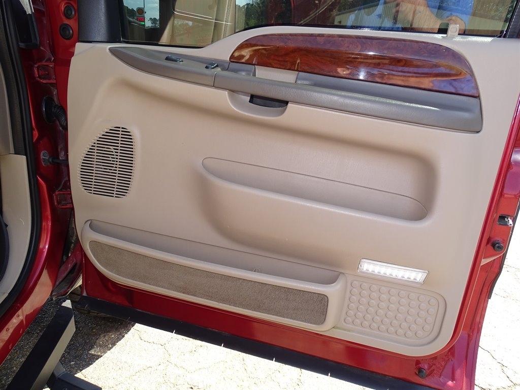 Ford Excursion 137" WB Limited 4WD 2000