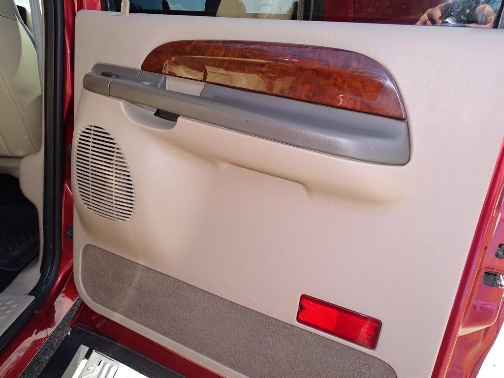 Ford Excursion 137" WB Limited 4WD 2000