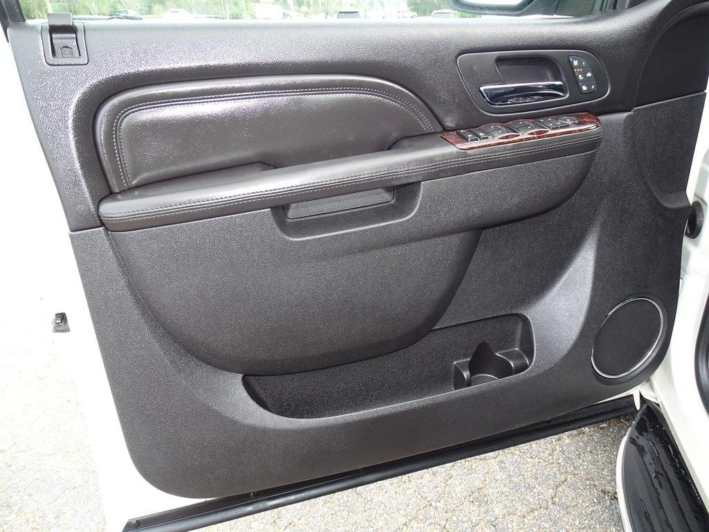 GMC Yukon 2WD 4dr 1500 Denali 2011