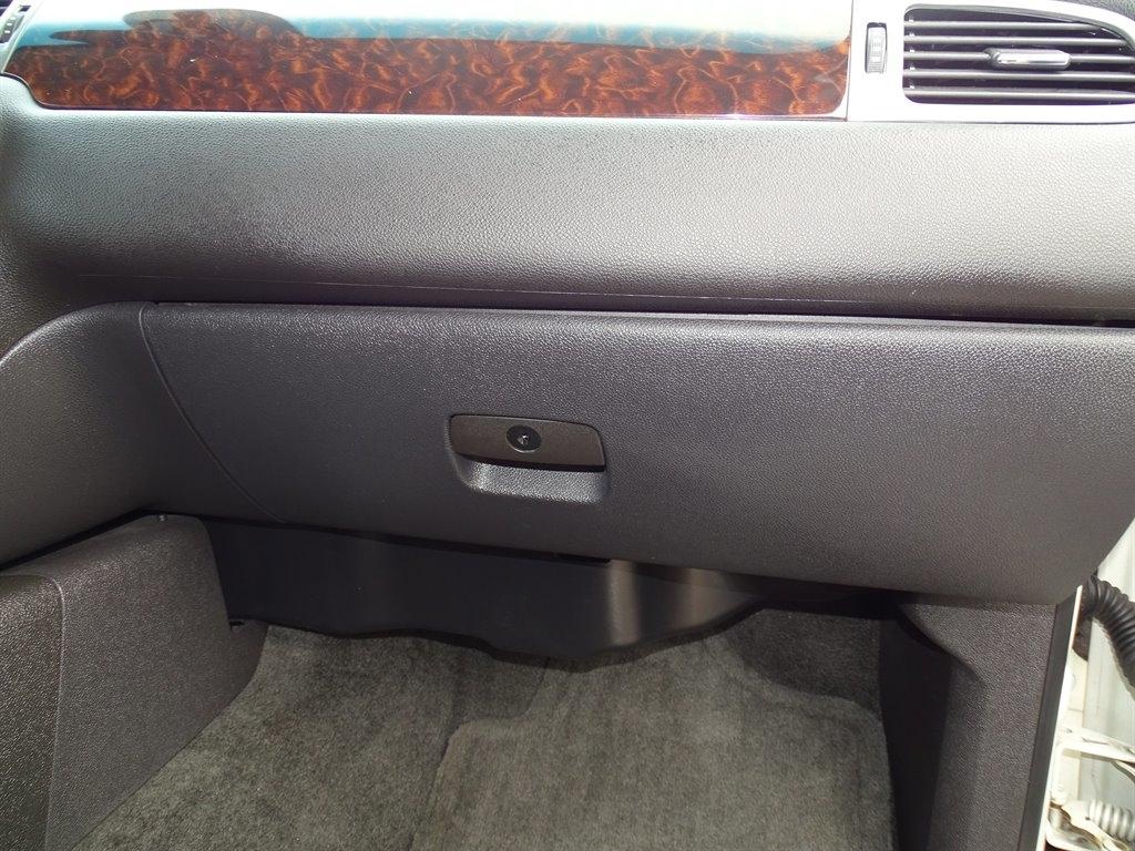 GMC Yukon 2WD 4dr 1500 Denali 2011