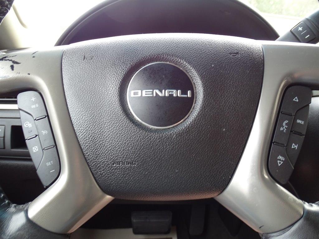 GMC Yukon 2WD 4dr 1500 Denali 2011