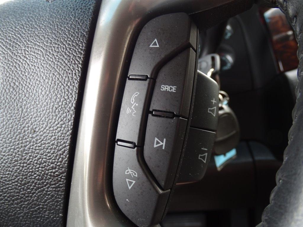 GMC Yukon 2WD 4dr 1500 Denali 2011