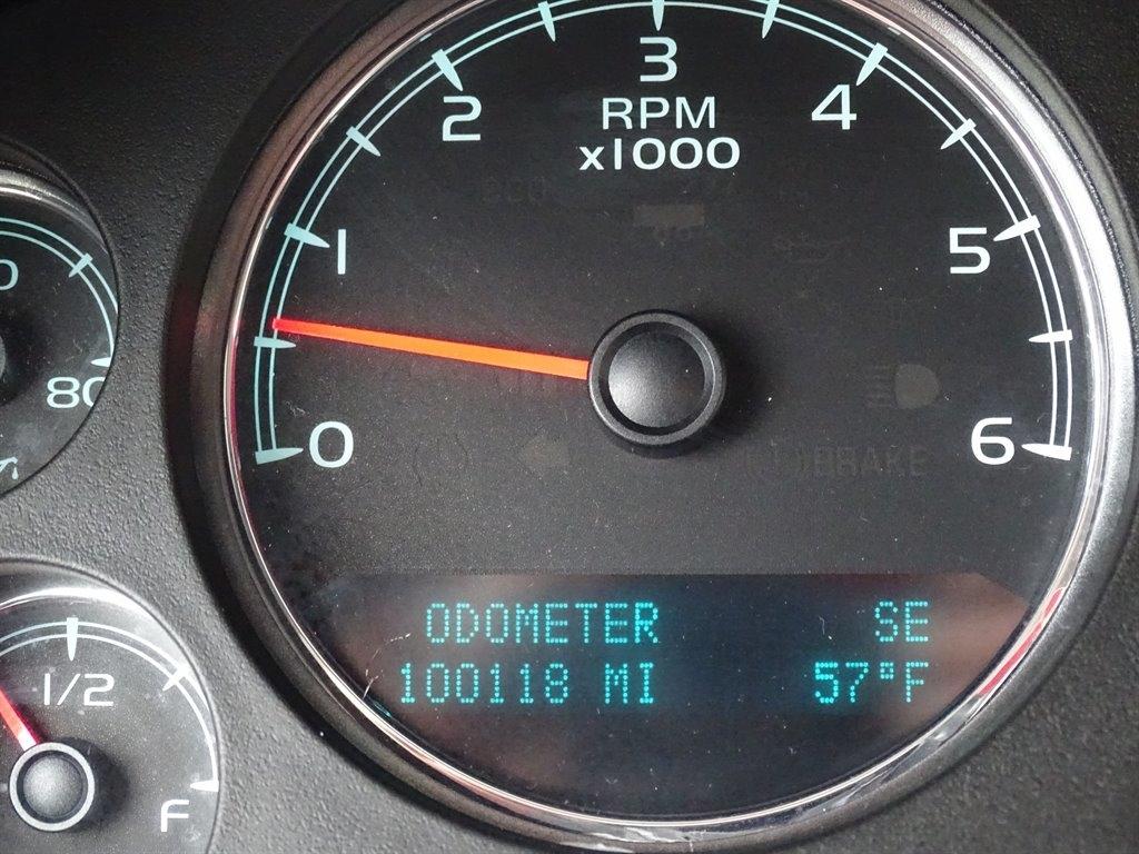 GMC Yukon 2WD 4dr 1500 Denali 2011