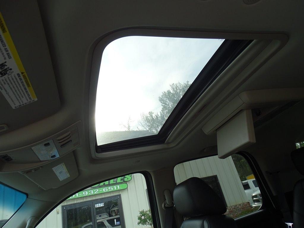 GMC Yukon 2WD 4dr 1500 Denali 2011