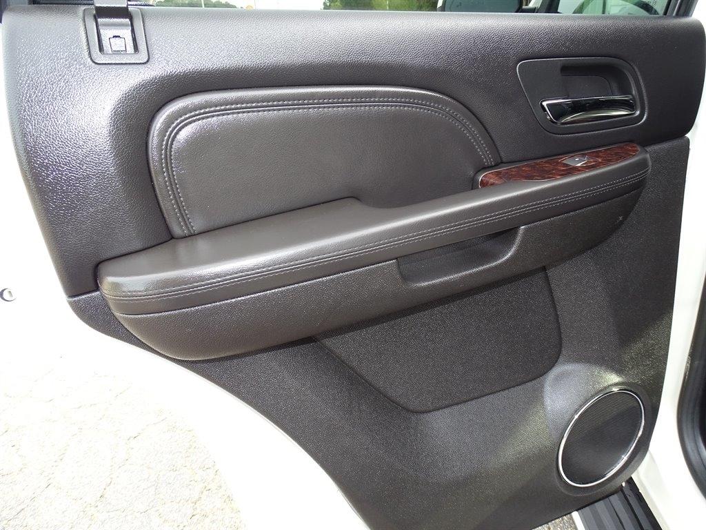 GMC Yukon 2WD 4dr 1500 Denali 2011