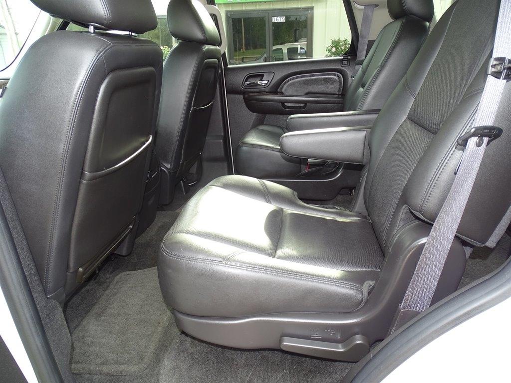 GMC Yukon 2WD 4dr 1500 Denali 2011