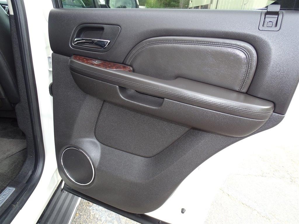 GMC Yukon 2WD 4dr 1500 Denali 2011